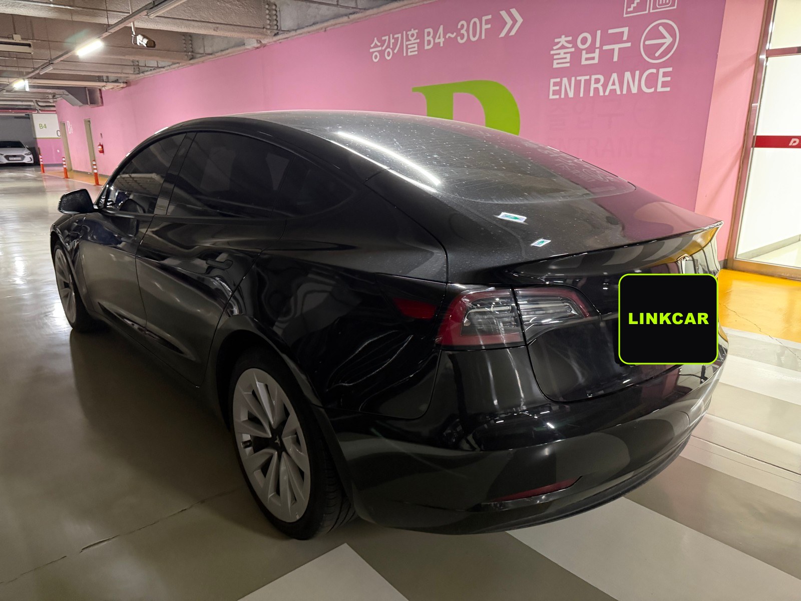 테슬라 모델3 후측면